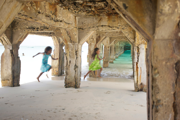 SXPHI - Philipsburg - Beach, Children Running - © St. Maarten Tourist Bureau.jpg